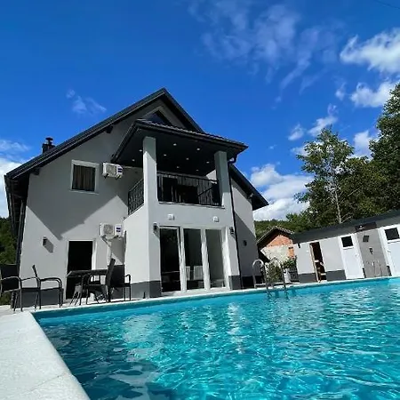 Kristal Villa *