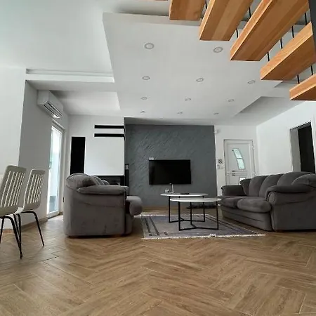 Kristal Villa *